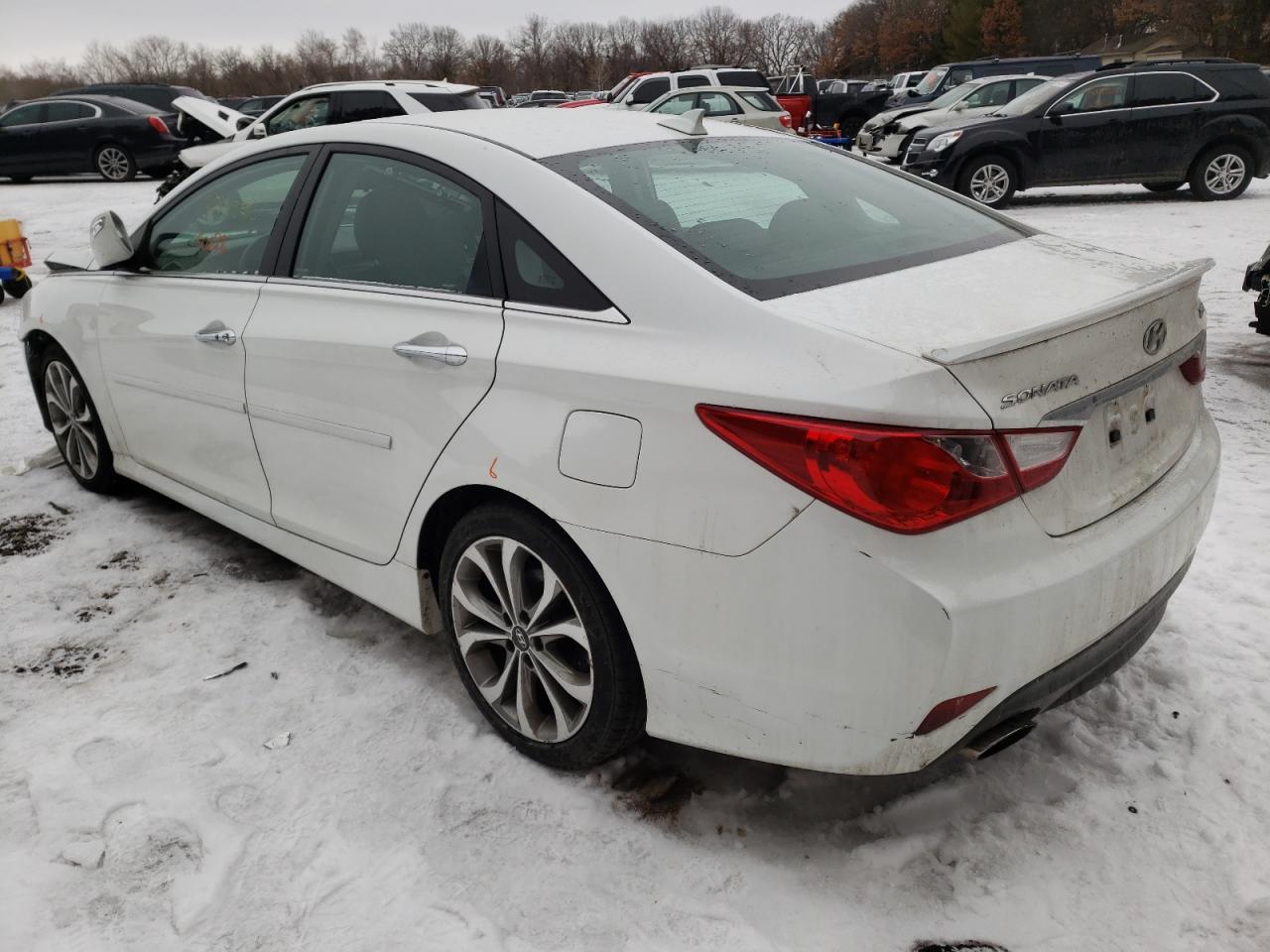 Photo 3 from auction – 2014 HYUNDAI SONATA SE with VIN 5NPEC4AB8EH857195