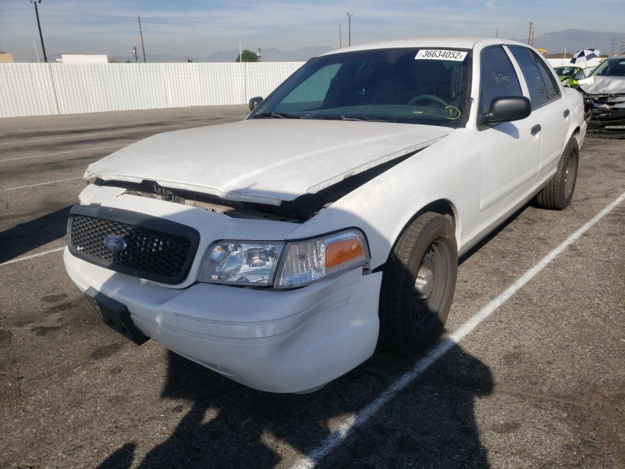 Photo 2 from auction – 2003 FORD CROWN VICT with VIN 2FAHP71W23X165523