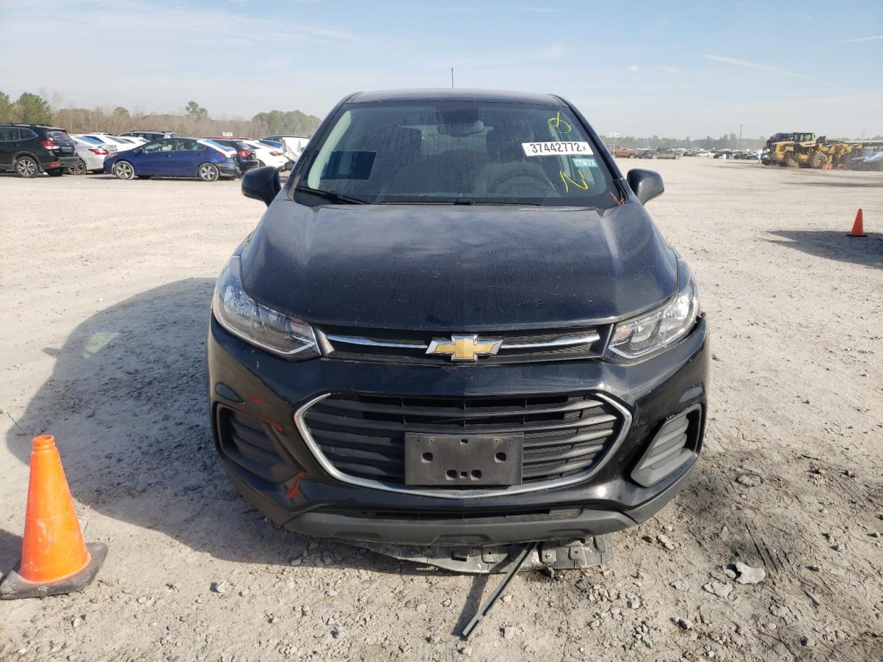 Photo 9 from auction – 2019 CHEVROLET TRAX LS with VIN 3GNCJKSB2KL263379