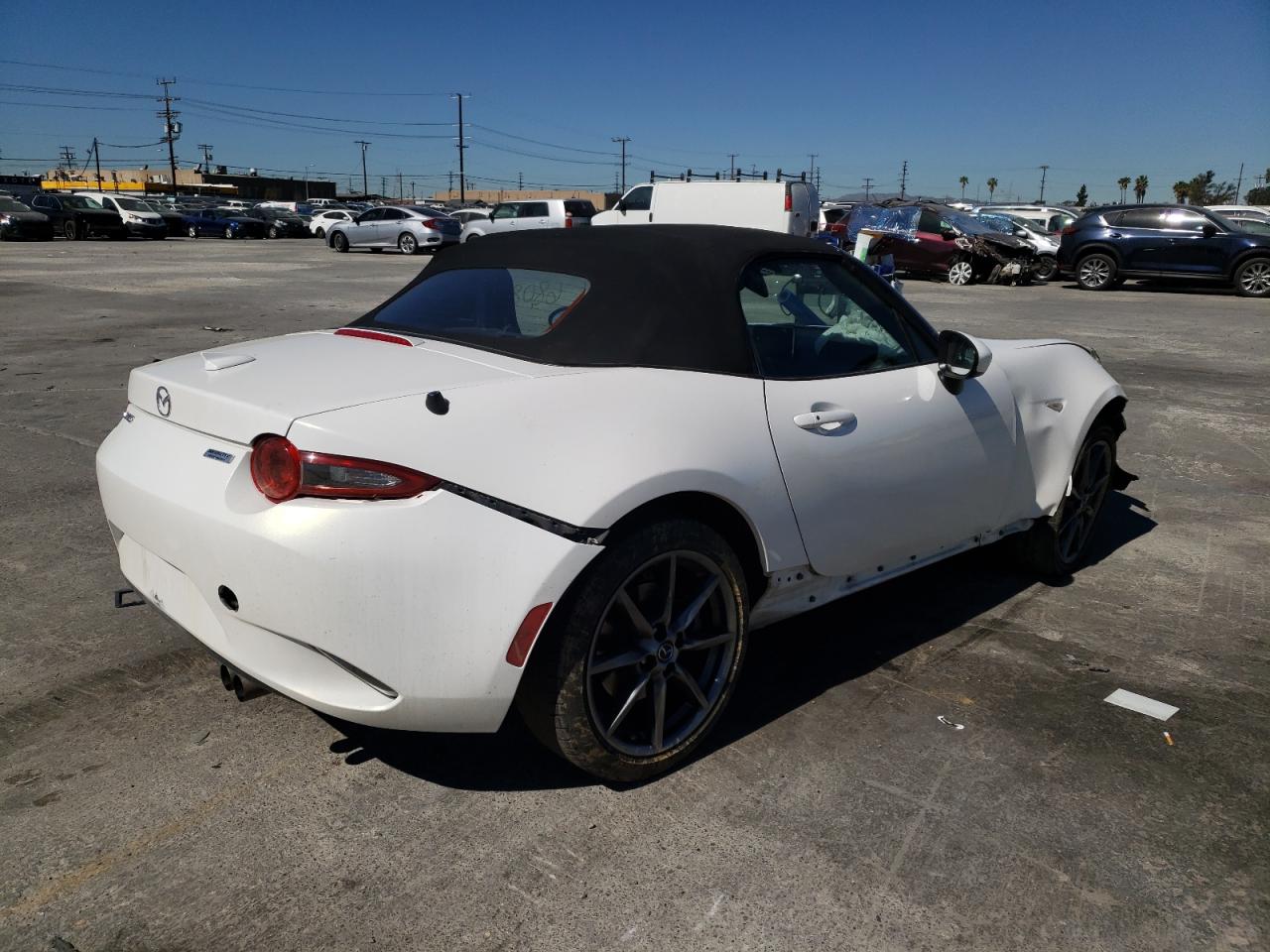Photo 4 from auction – 2016 MAZDA MX-5 MIATA with VIN JM1NDAD78G0115429