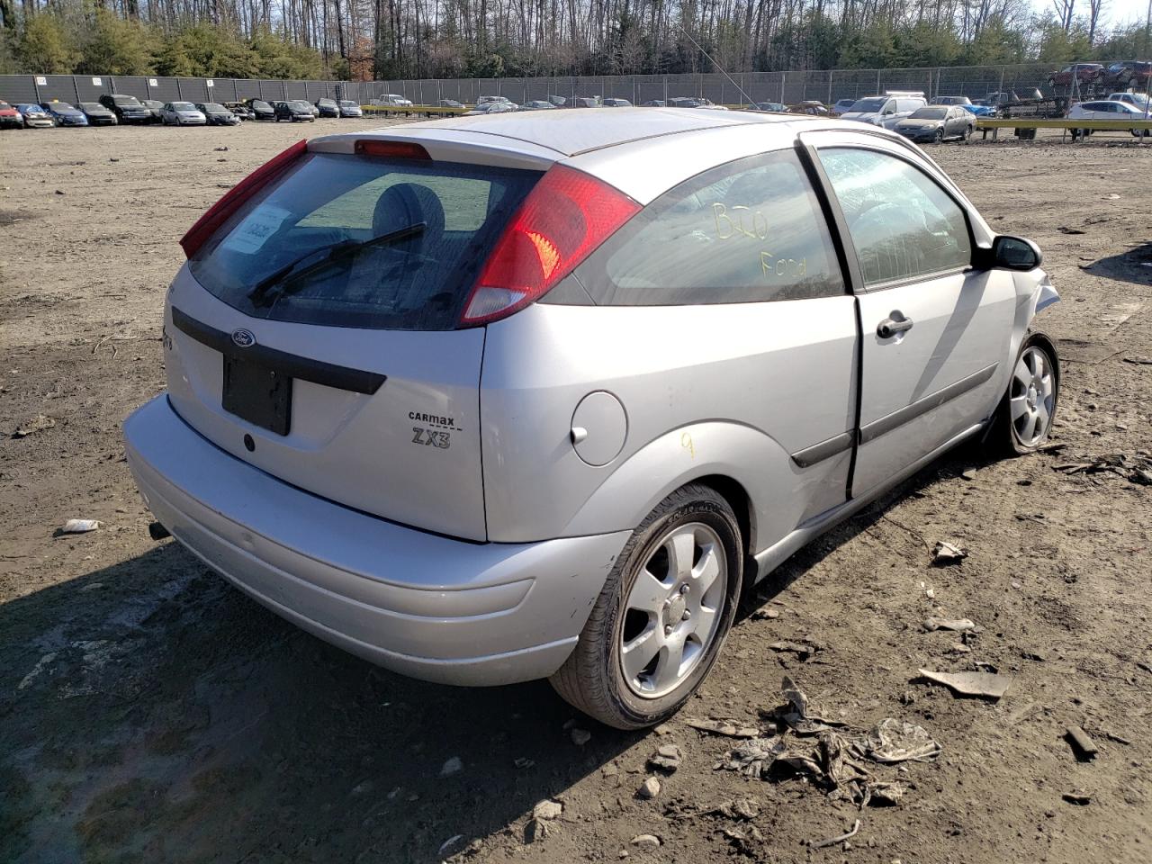 Photo 4 from auction – 2001 FORD FOCUS SE with VIN 3FAHP31361R244039