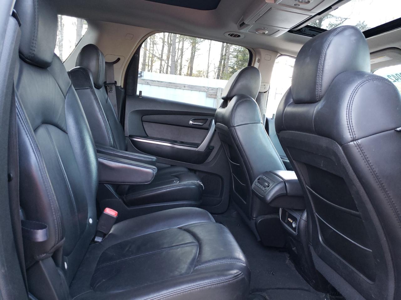 Photo 6 from auction – 2008 GMC ACADIA SLT with VIN 1GKEV33738J207395
