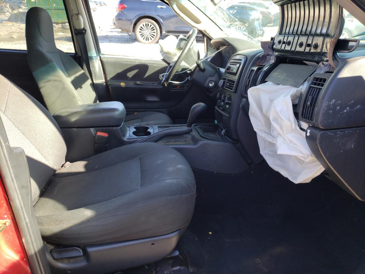 Photo 5 from auction – 2004 JEEP GRAND CHER with VIN 1J4GX48S14C220155