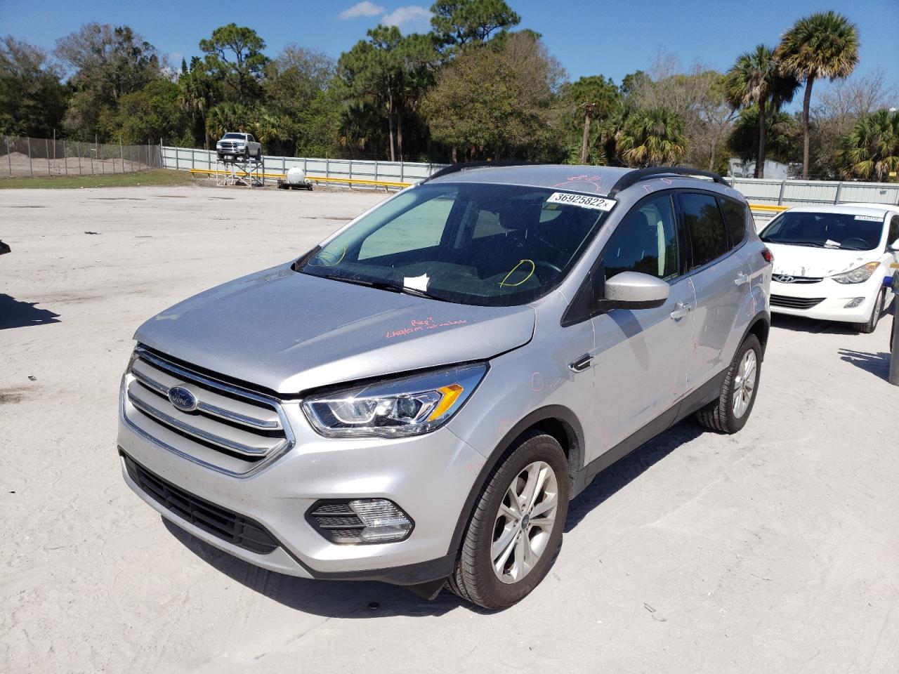 Photo 2 from auction – 2019 FORD ESCAPE SEL with VIN 1FMCU0HDXKUA90175