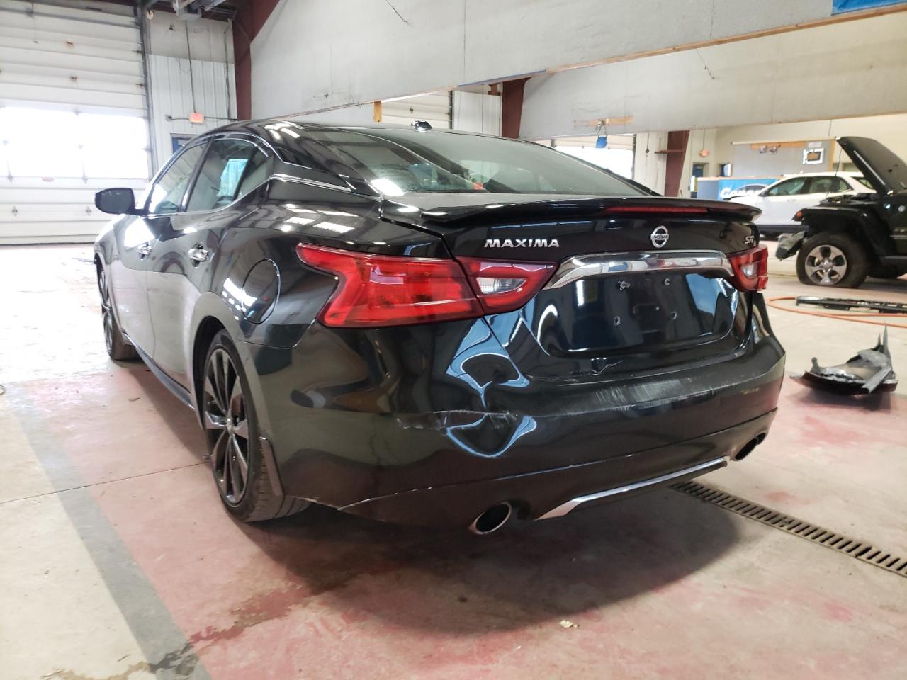 Photo 3 from auction – 2017 NISSAN MAXIMA 3.5 with VIN 1N4AA6AP0HC431826
