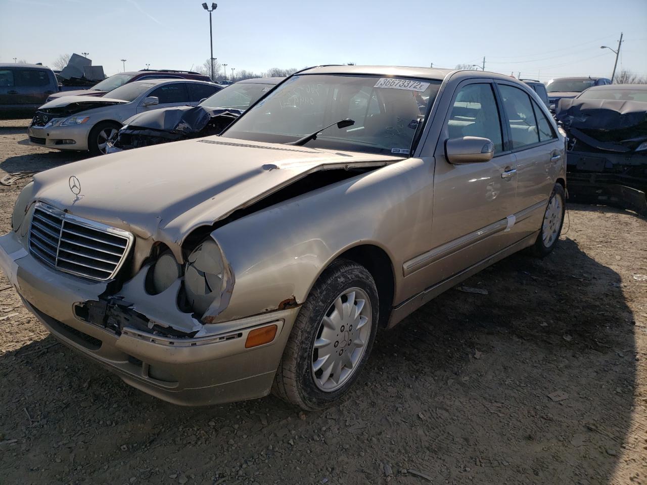 Photo 2 from auction – 2001 MERCEDES-BENZ E320 with VIN WDBJF82JX1X044974