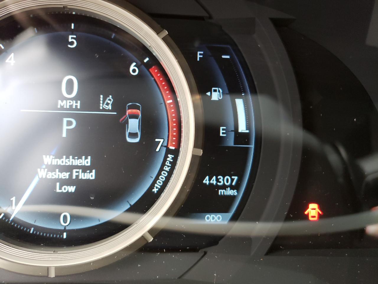 Photo 8 from auction – 2017 LEXUS IS 200T with VIN JTHBA1D20H5045072