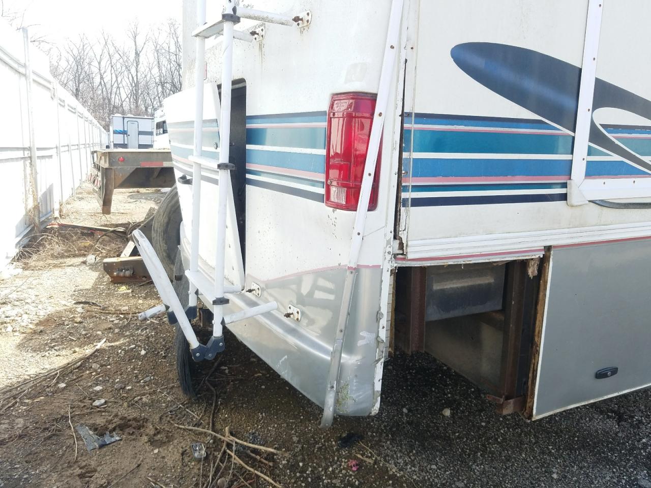 Photo 9 from auction – 1997 FORD F350 with VIN 3FCMF53G0VJA27050