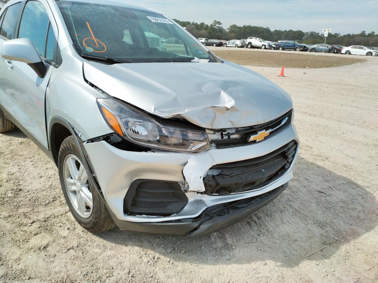Photo 9 from auction – 2020 CHEVROLET TRAX LS with VIN 3GNCJKSB1LL321354