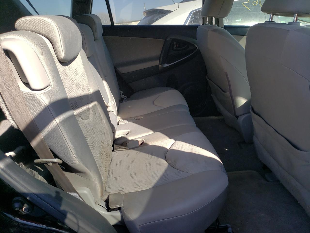 Photo 6 from auction – 2009 TOYOTA RAV4 with VIN JTMZF33V39D002121