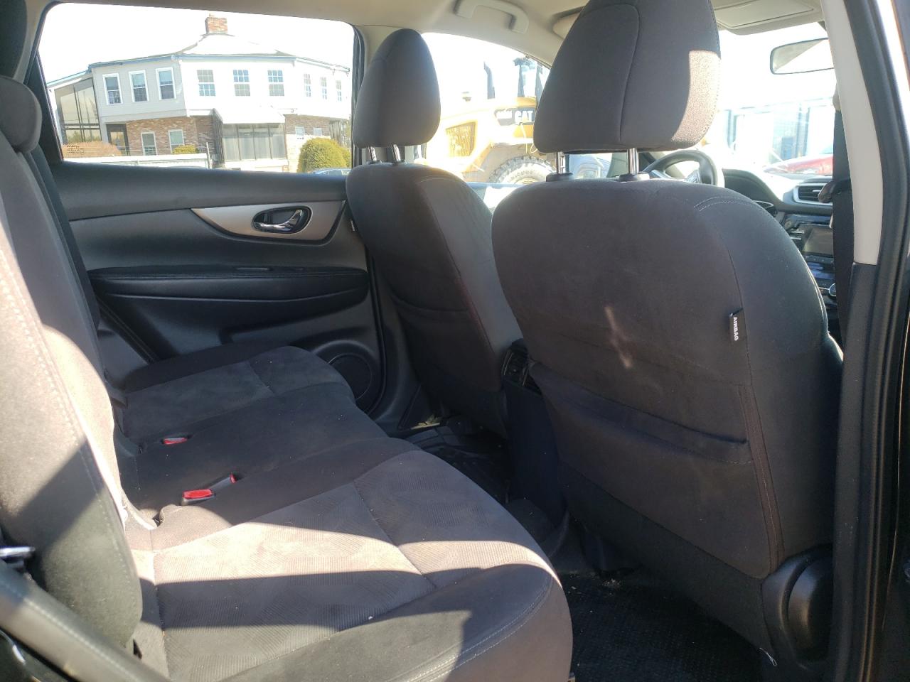 Photo 6 from auction – 2016 NISSAN ROGUE S with VIN KNMAT2MV2GP717305