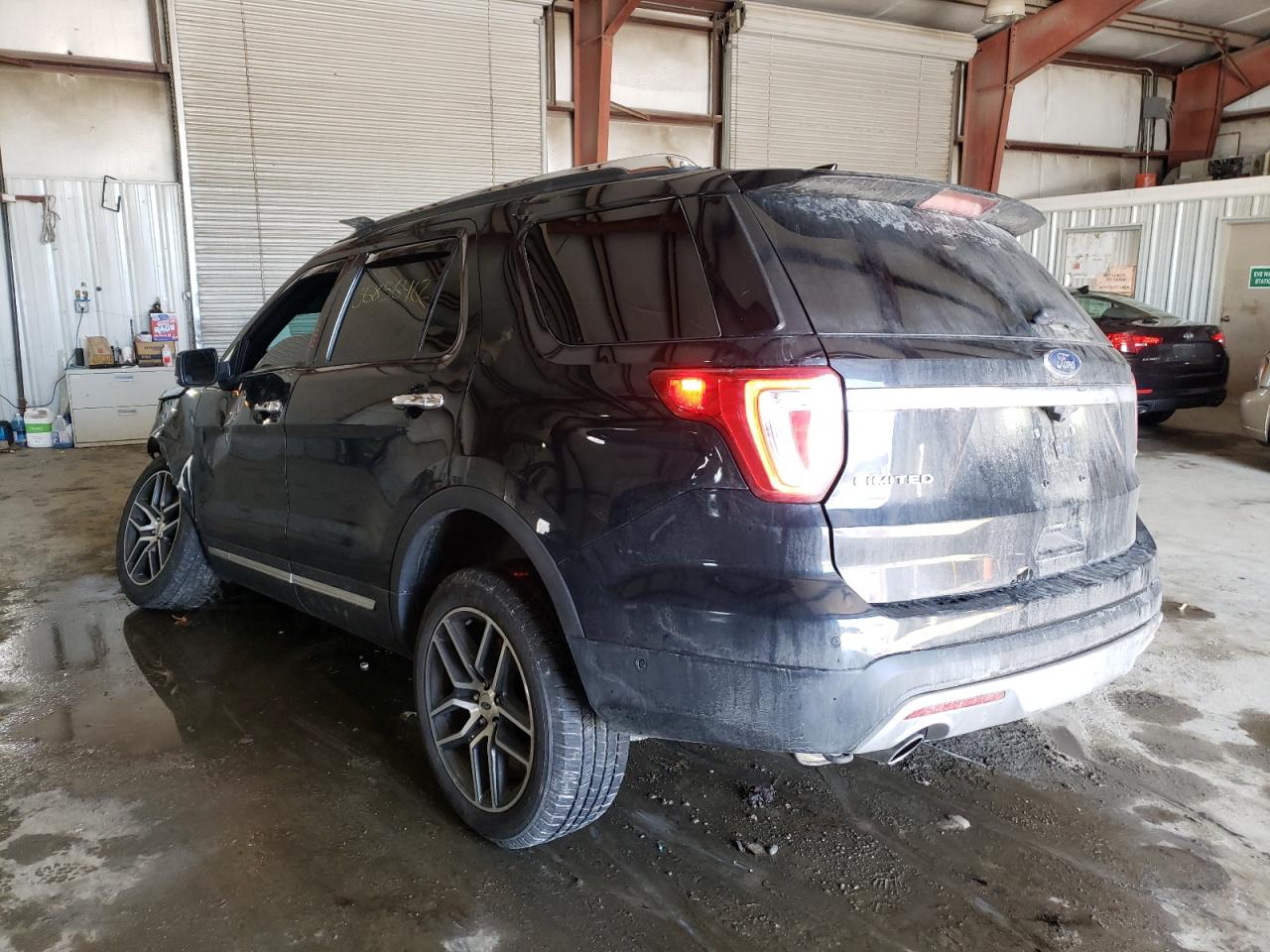 Photo 3 from auction – 2016 FORD EXPLORER L with VIN 1FM5K8F81GGA05569