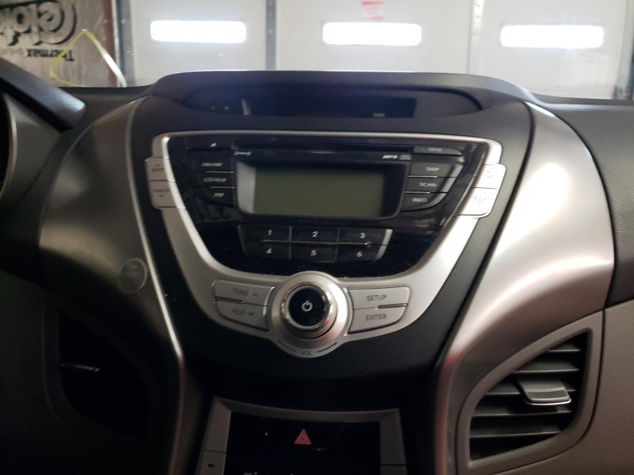 Photo 9 from auction – 2012 HYUNDAI ELANTRA GL with VIN 5NPDH4AE2CH134141