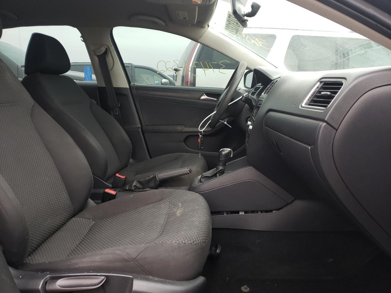 Photo 5 from auction – 2011 VOLKSWAGEN JETTA BASE with VIN 3VW2K7AJ3BM107673