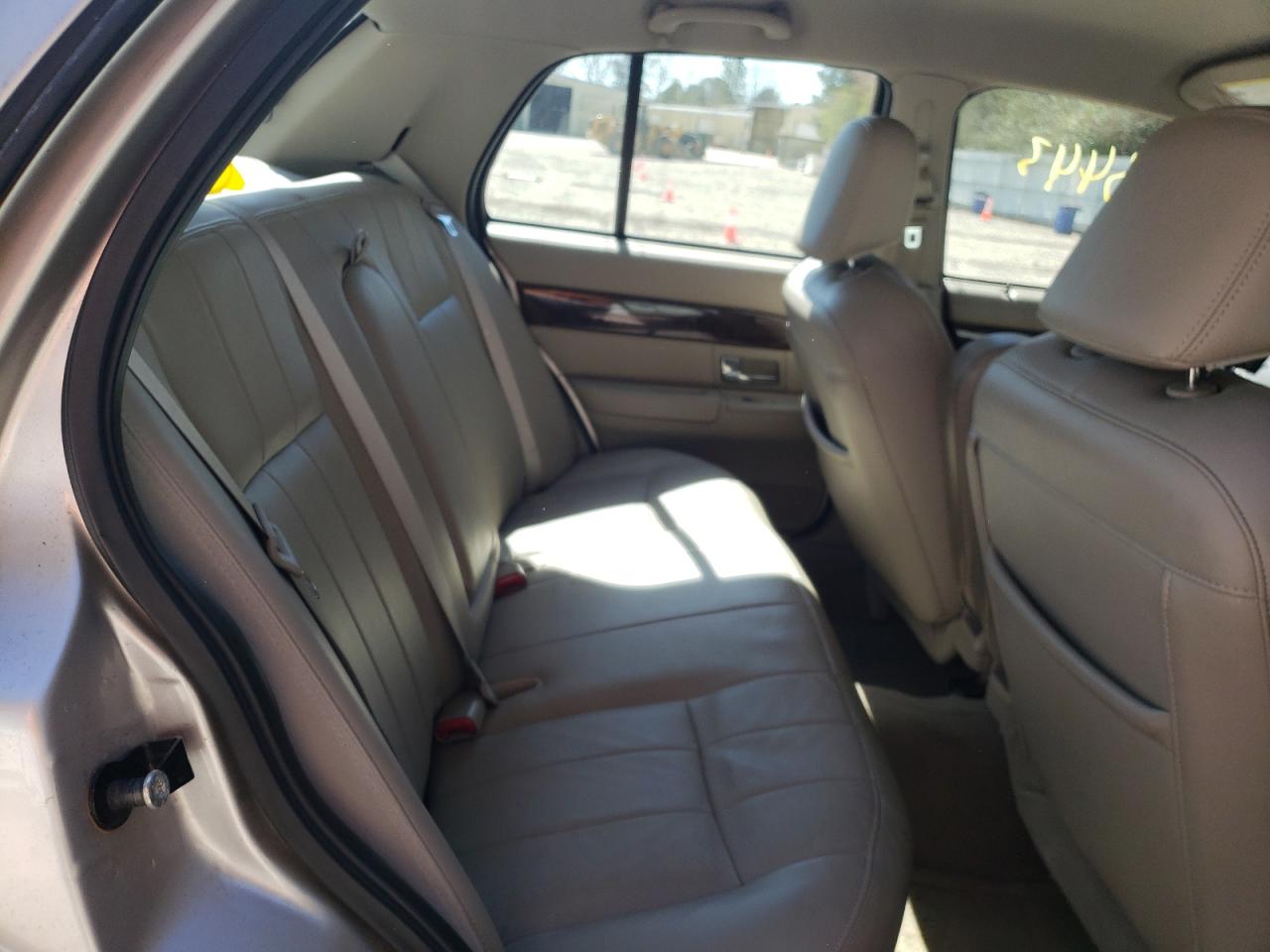 Photo 6 from auction – 2010 MERCURY GRAND MARQ with VIN 2MEBM7FV3AX636986
