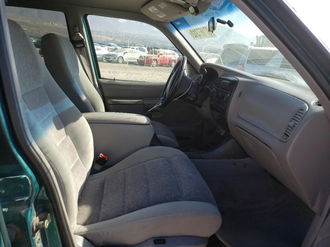 Photo 5 from auction – 1998 FORD EXPLORER with VIN 1FMZU34X0WZB59864