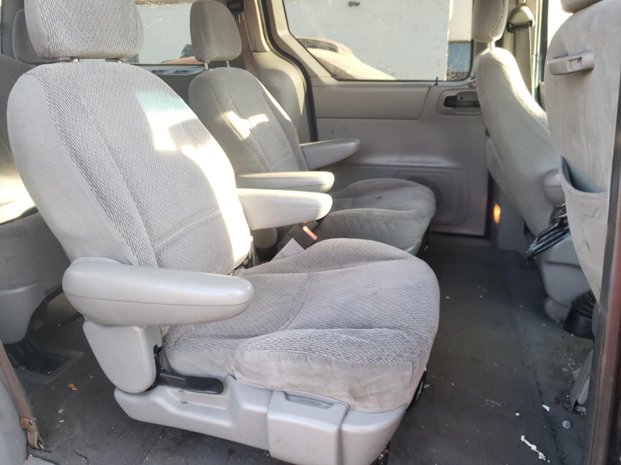 Photo 6 from auction – 2001 FORD WINDSTAR S with VIN 2FMDA52401BC07186