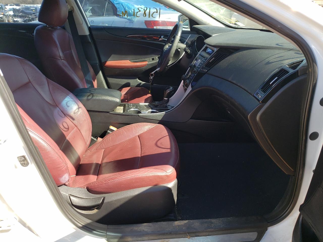 Photo 5 from auction – 2013 HYUNDAI SONATA SE with VIN 5NPEC4AC6DH692822