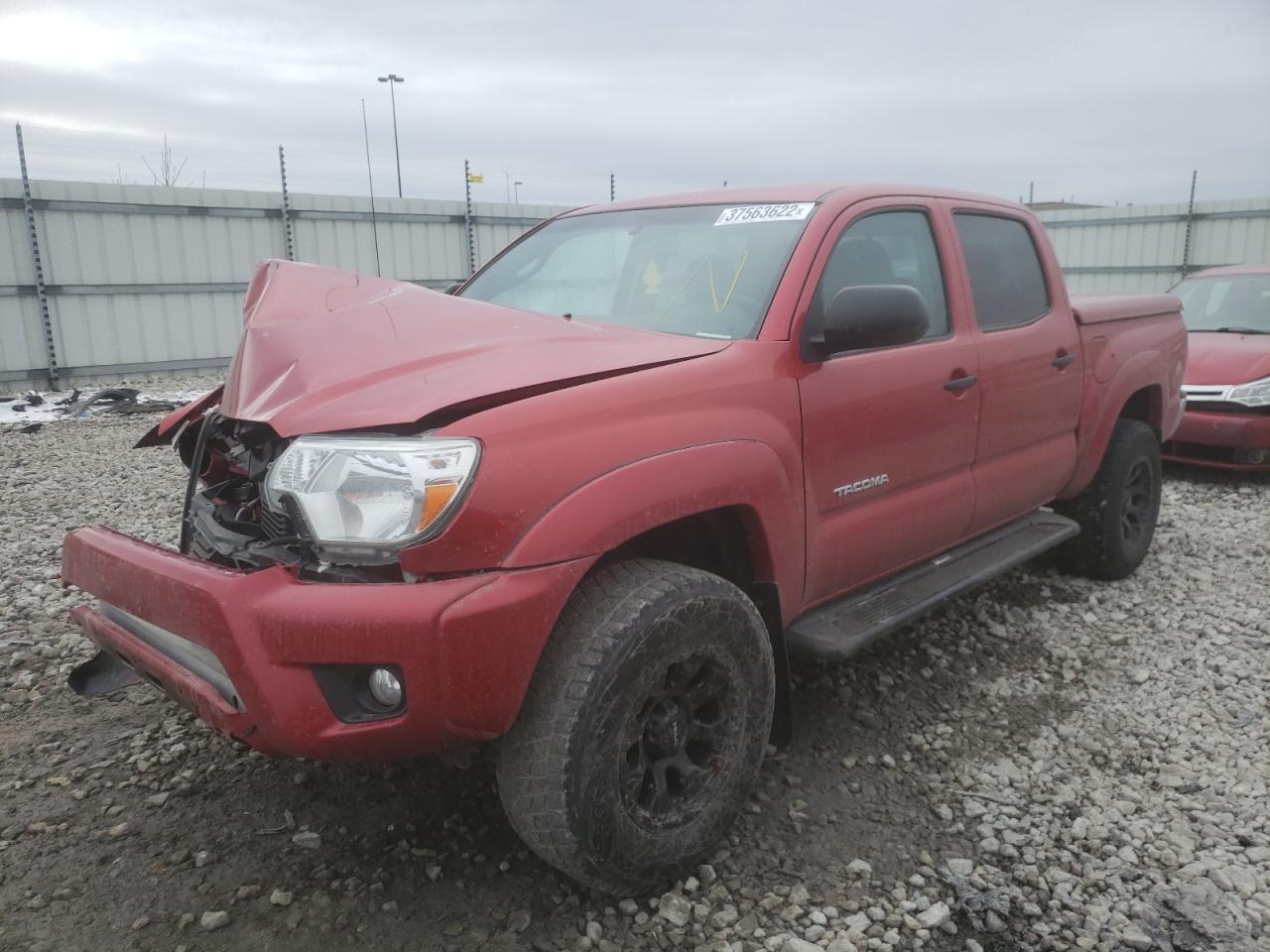 Photo 2 from auction – 2014 TOYOTA TACOMA DOU with VIN 3TMLU4EN6EM142323