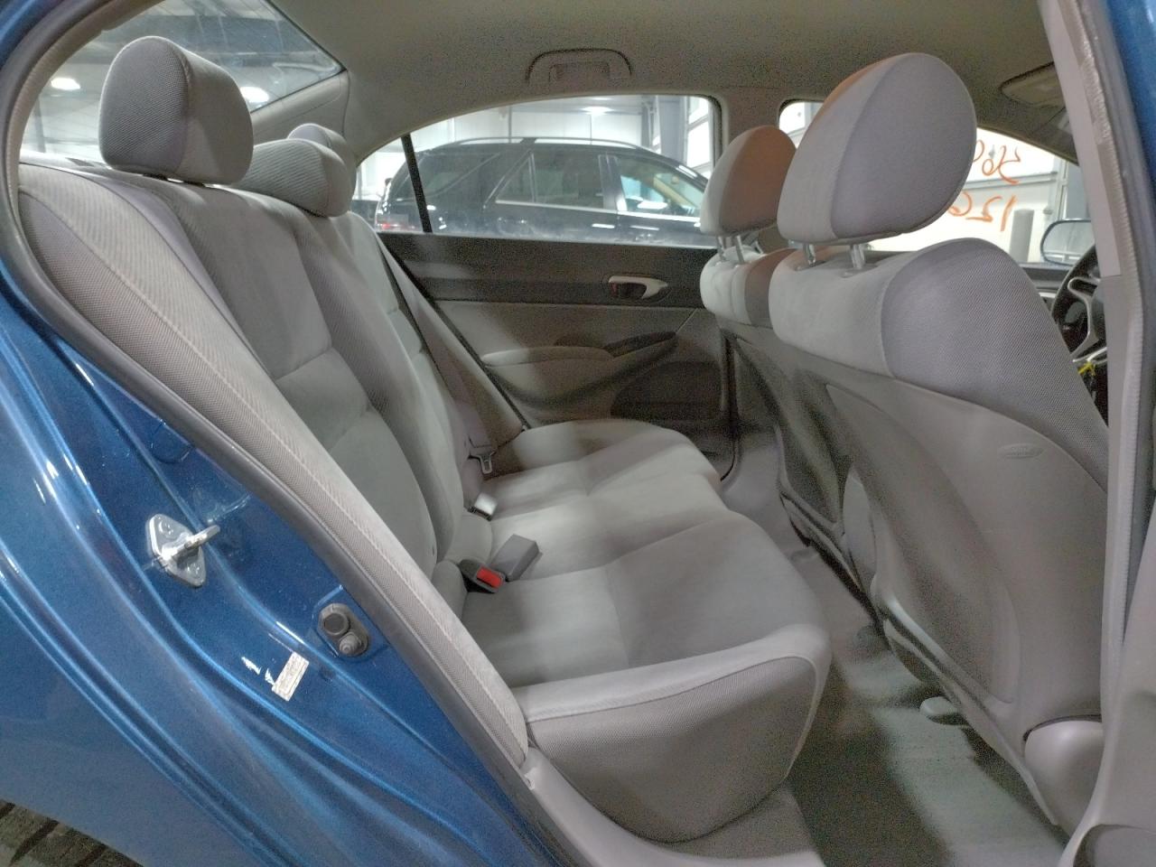 Photo 6 from auction – 2009 HONDA CIVIC LX with VIN 19XFA16549E019123