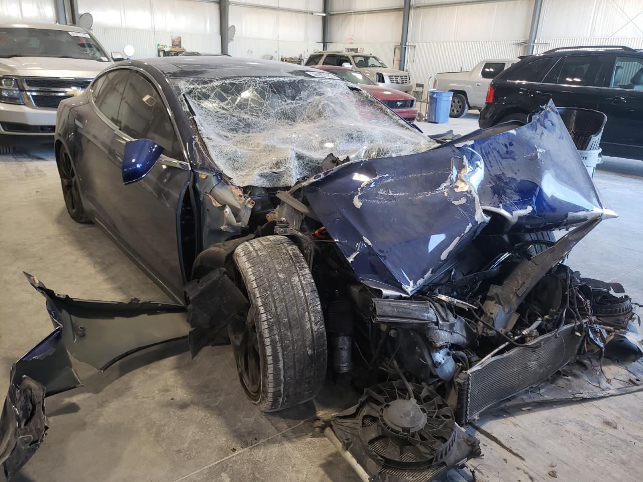 TESLA MODEL S P8 2015 with VIN 5YJSA1H47FF095377 - Photo from auction