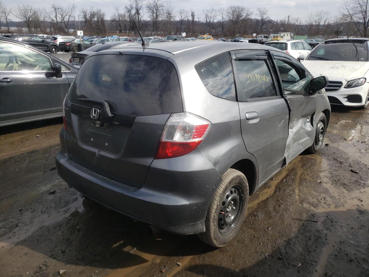 Photo 4 from auction – 2013 HONDA FIT with VIN JHMGE8H37DC051785