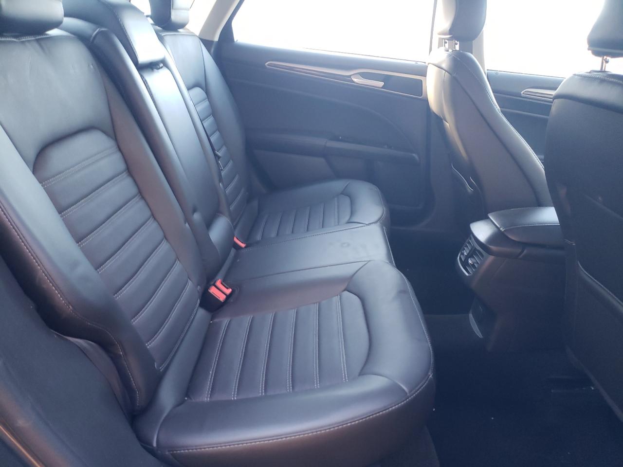 Photo 6 from auction – 2016 FORD FUSION SE with VIN 3FA6P0H96GR254238