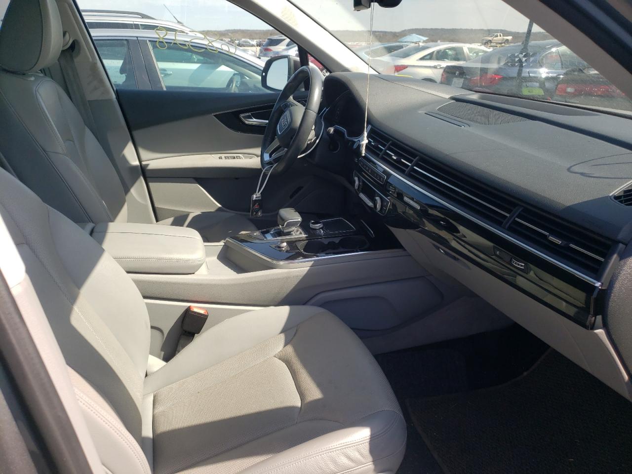 Photo 5 from auction – 2017 AUDI Q7 PRESTIG with VIN WA1VAAF75HD029134