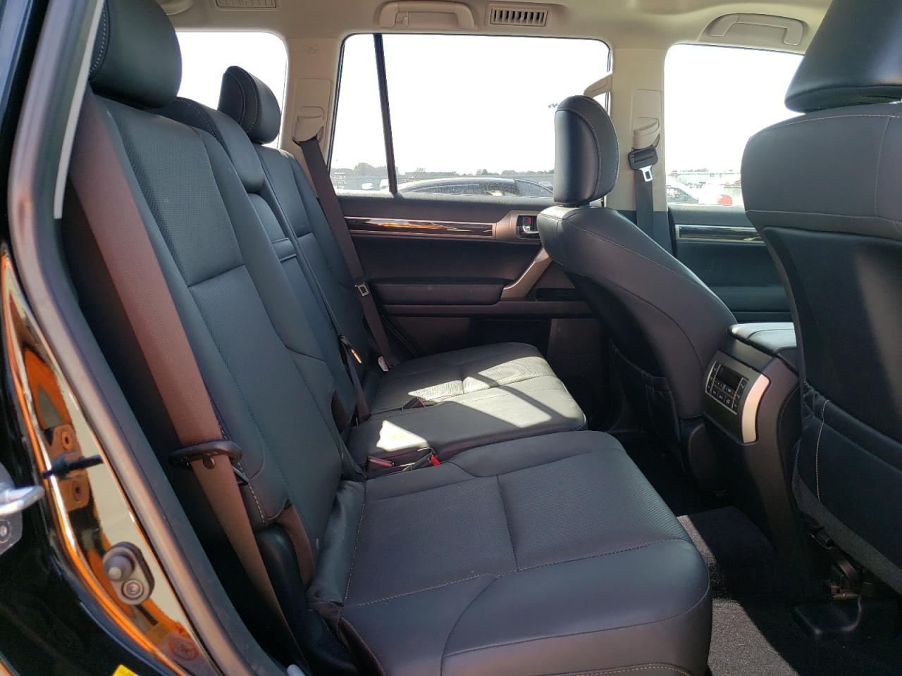 Photo 6 from auction – 2014 LEXUS GX 460 with VIN JTJBM7FX6E5087095