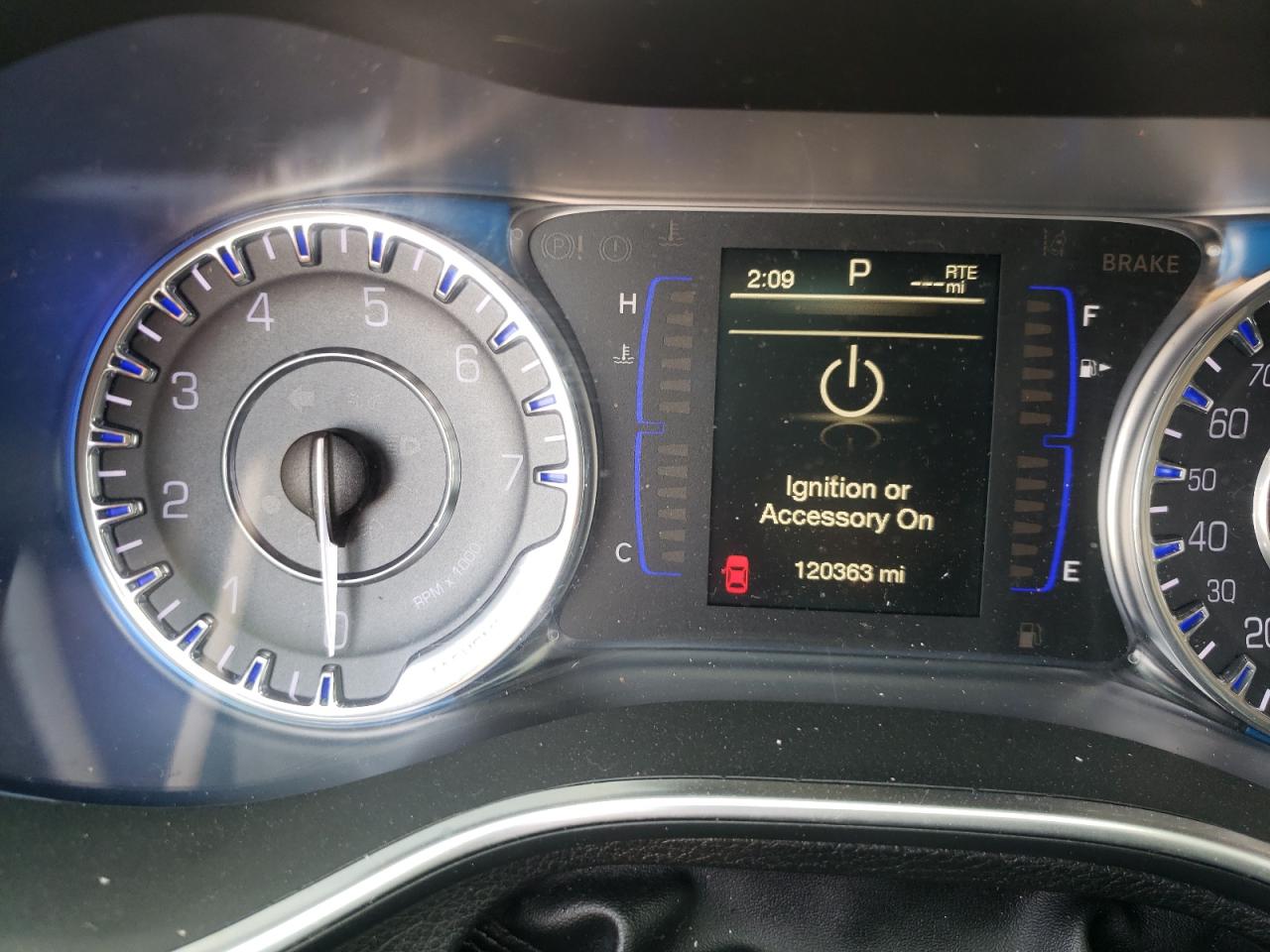 Photo 8 from auction – 2016 CHRYSLER 200 LIMITE with VIN 1C3CCCABXGN169272