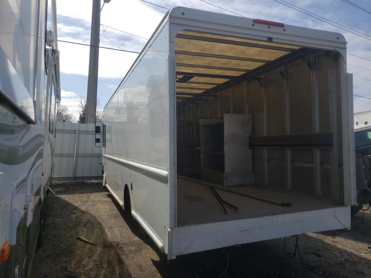 Photo 3 from auction – 2016 FORD F59 with VIN 1F66F5KY0G0A03325