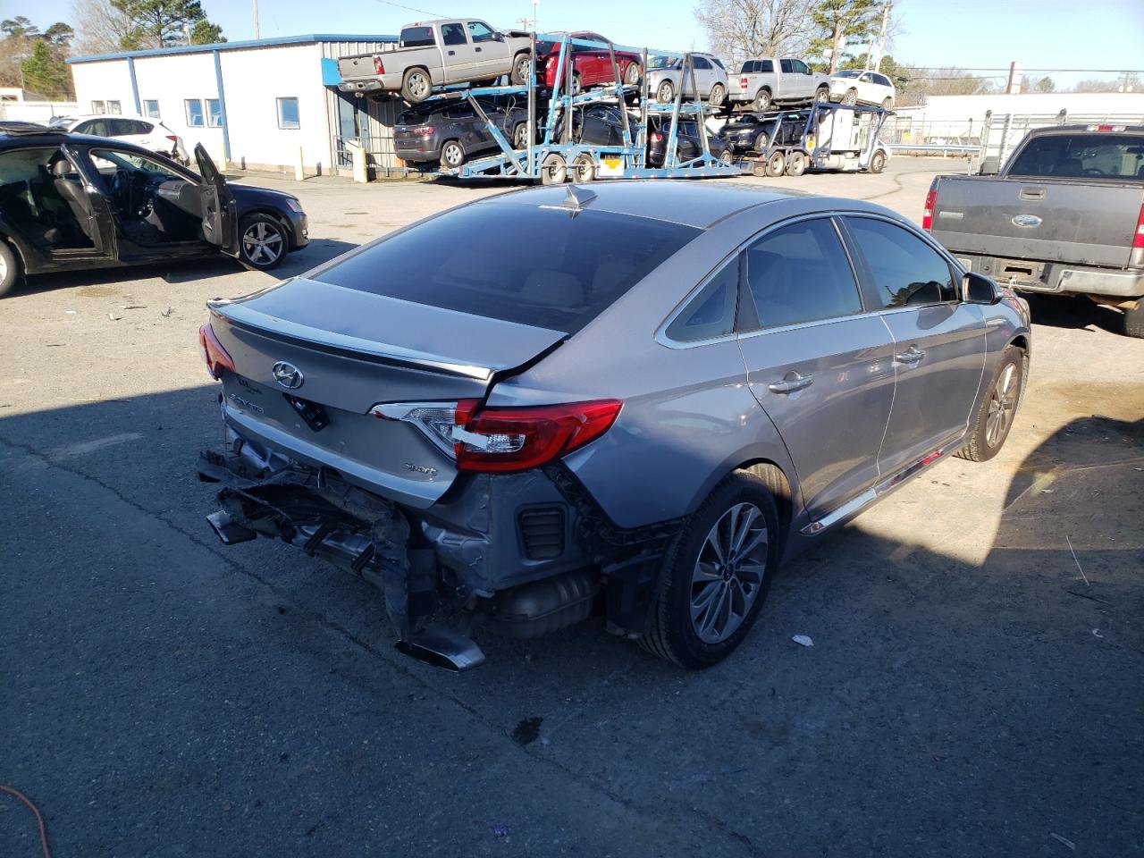 Photo 4 from auction – 2017 HYUNDAI SONATA SPO with VIN 5NPE34AF3HH454572