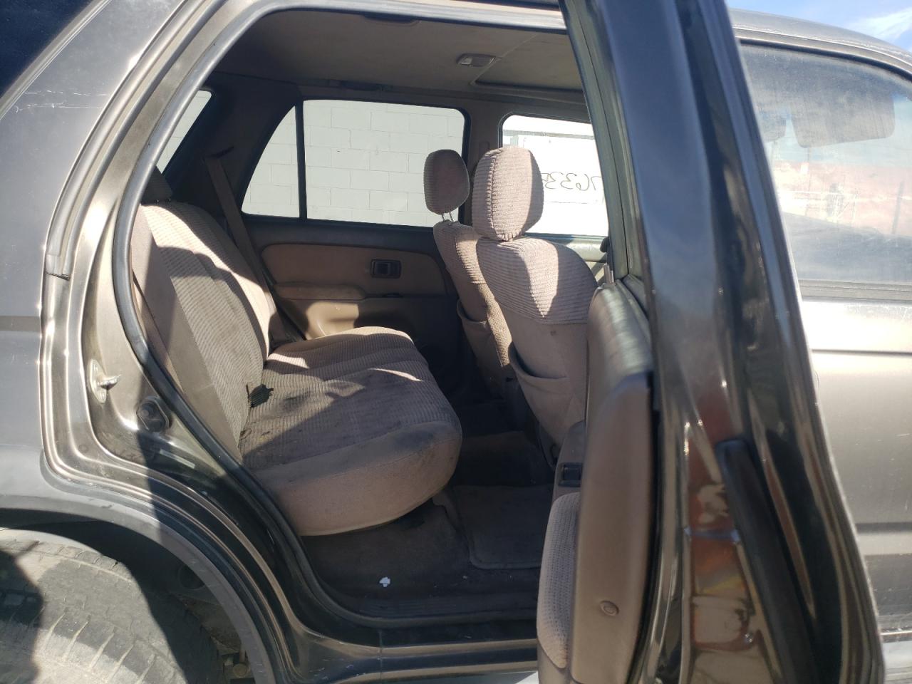 Photo 6 from auction – 1998 TOYOTA 4RUNNER SR with VIN JT3HN86RXW0182876