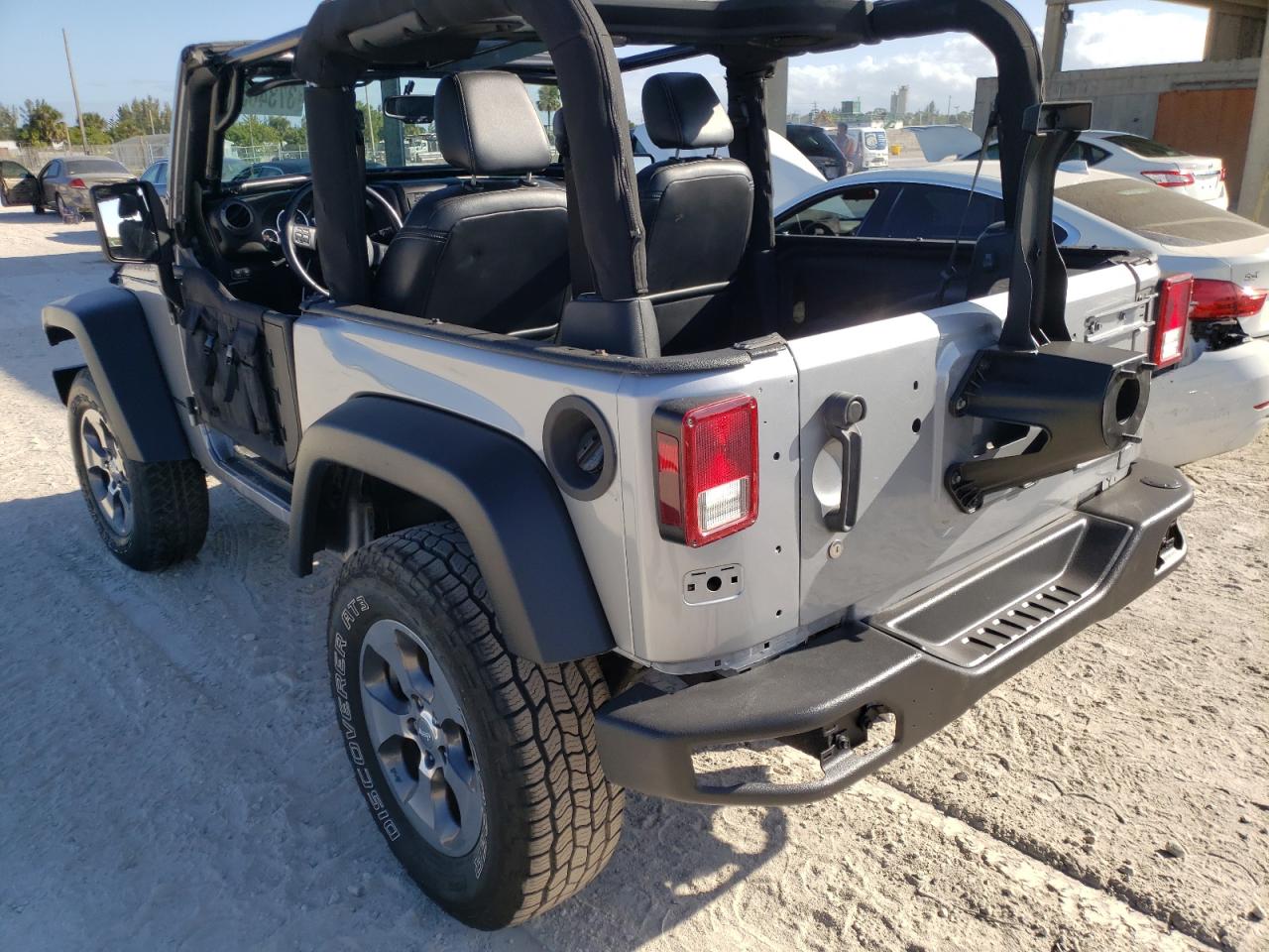 Photo 3 from auction – 2014 JEEP WRANGLER R with VIN 1C4BJWCG7EL104010