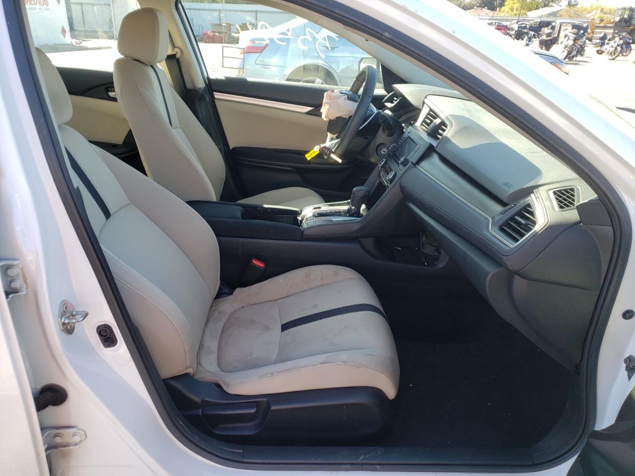 Photo 5 from auction – 2019 HONDA CIVIC LX with VIN 2HGFC2F66KH557598