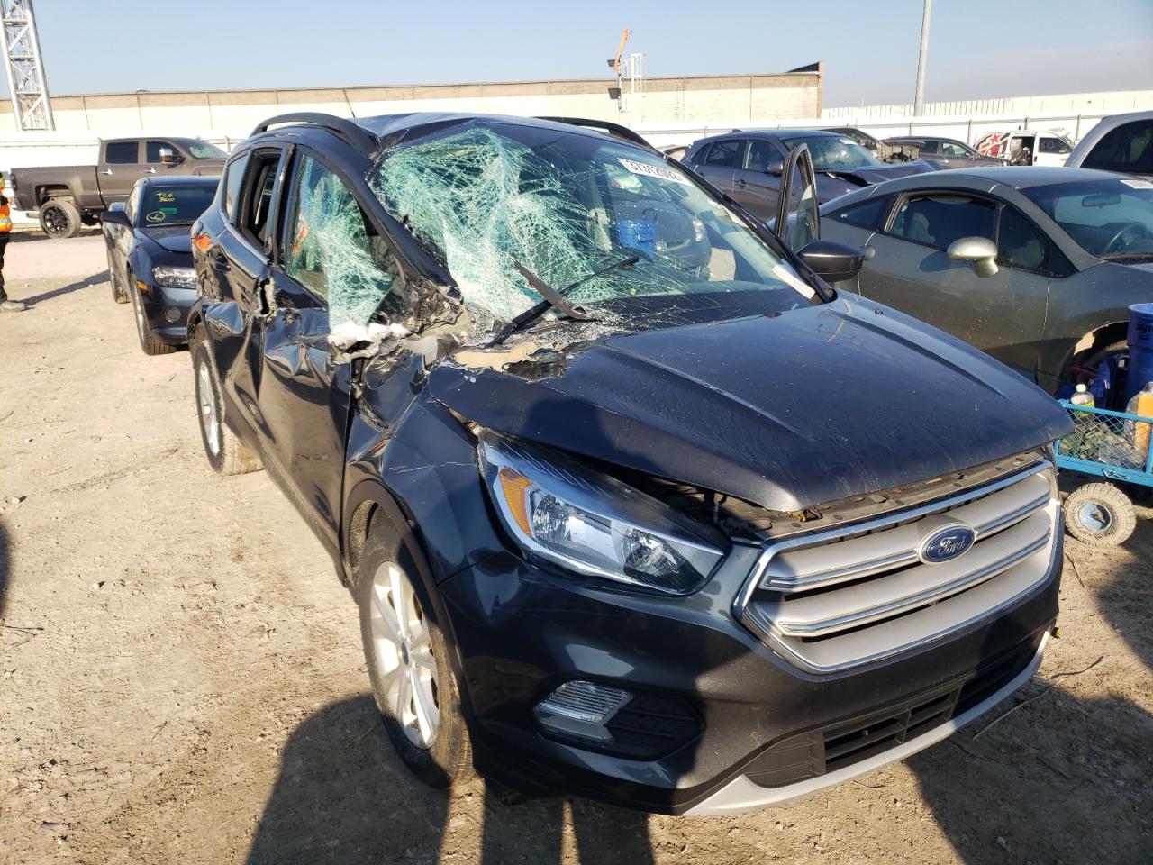 FORD ESCAPE SE 2018 with VIN 1FMCU0GD4JUA62405 - Photo from auction