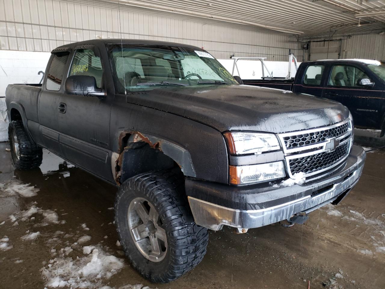 CHEVROLET SILVERADO 2006 with VIN 1GCEK19B96Z198396 - Photo from auction