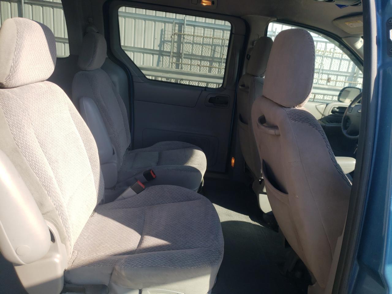 Photo 6 from auction – 2003 FORD WINDSTAR S with VIN 2FMZA52443BA99499
