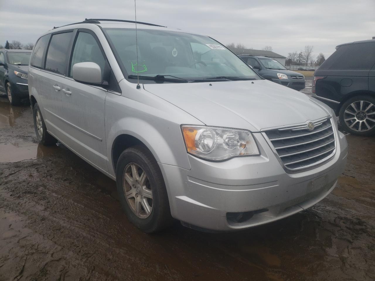 Photo 1 from auction – 2009 CHRYSLER TOWN & COU with VIN 2A8HR541X9R558099