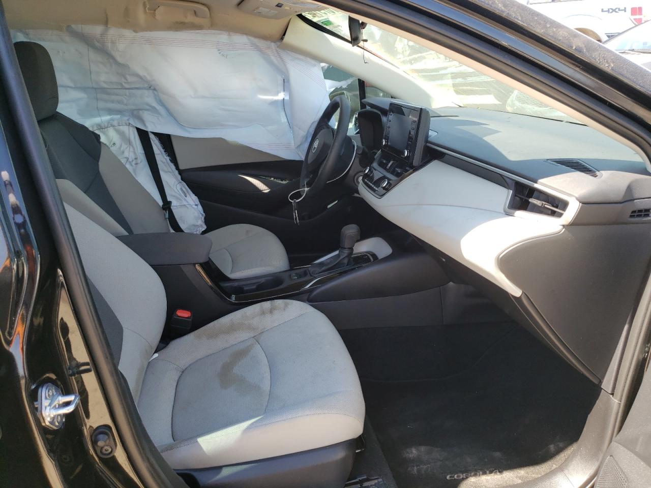 Photo 5 from auction – 2022 TOYOTA COROLLA L with VIN 5YFDPMAE2NP273646
