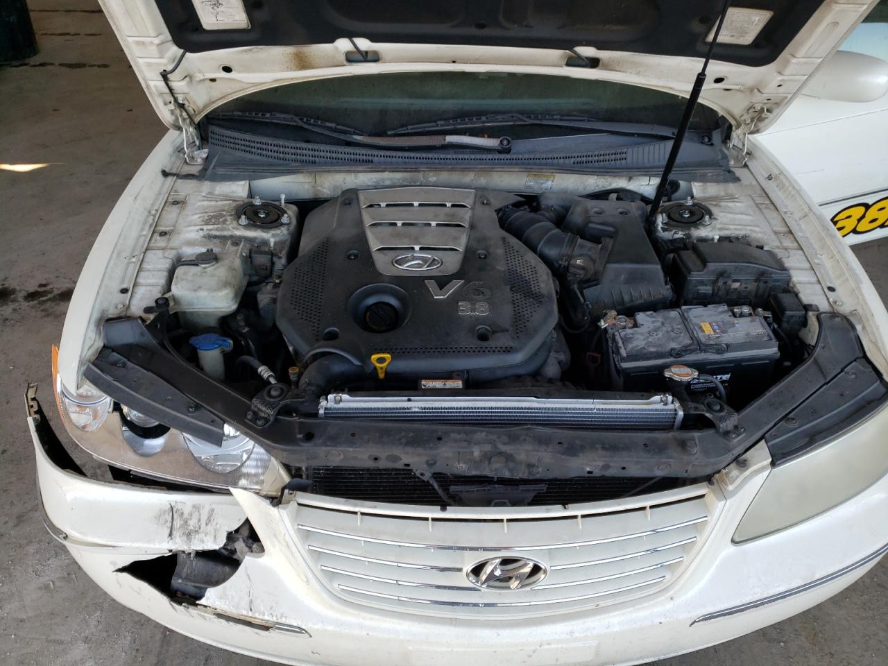 Photo 7 from auction – 2006 HYUNDAI AZERA SE with VIN KMHFC46F66A046824