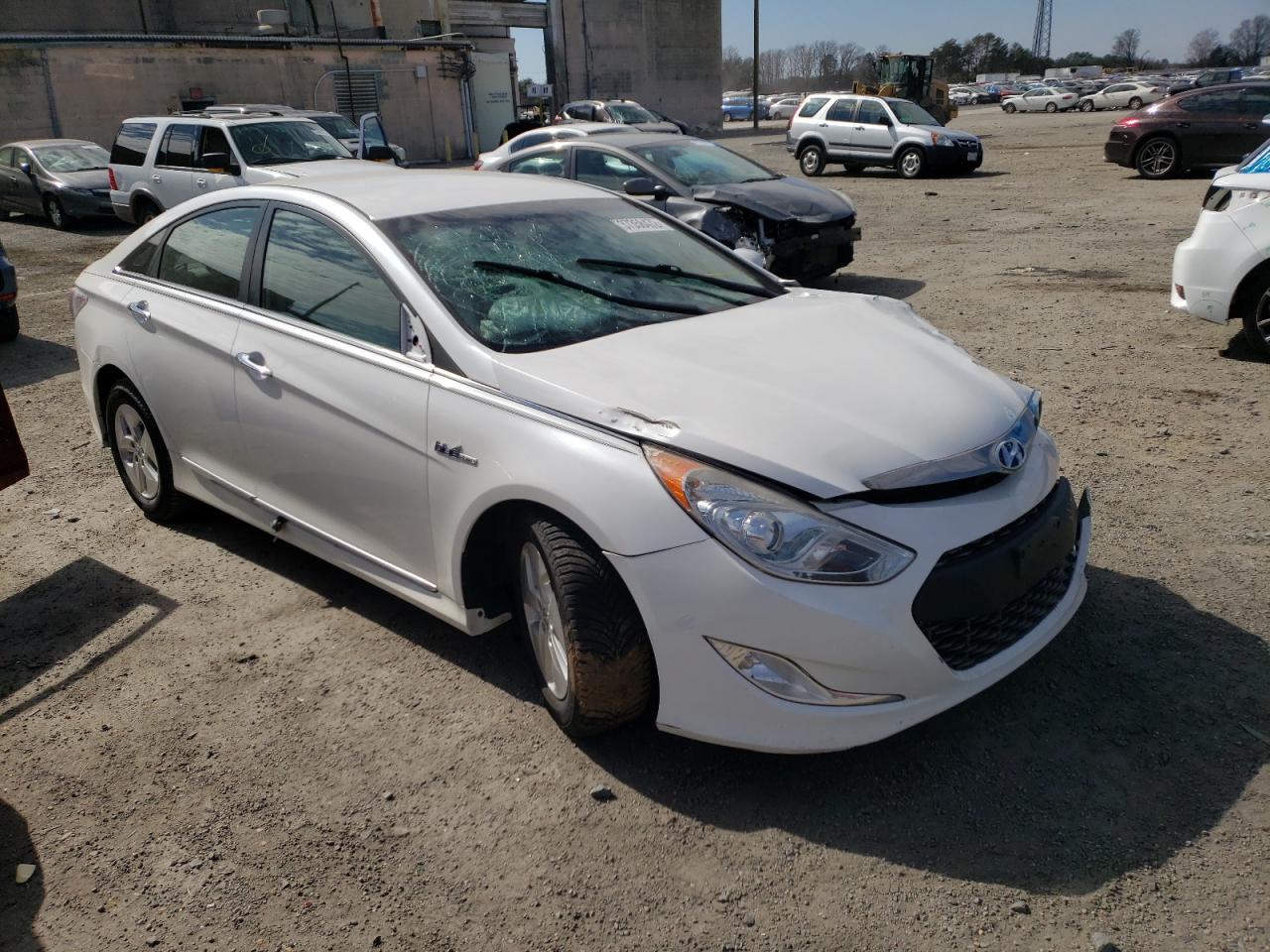 HYUNDAI SONATA HYB 2012 مع رقم تعريف المركبة KMHEC4A44CA027573 - صورة من المزاد
