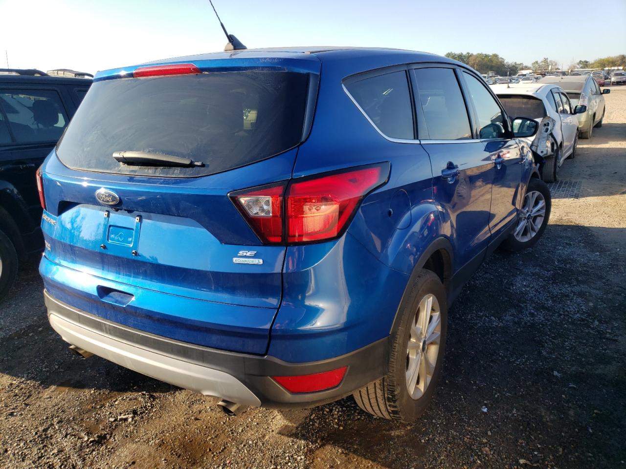 Photo 4 from auction – 2019 FORD ESCAPE SE with VIN 1FMCU0GD8KUA72467