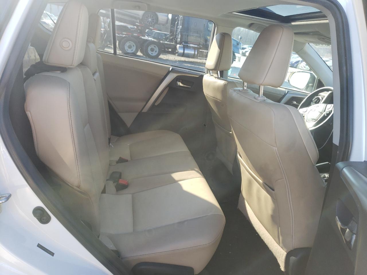 Photo 6 from auction – 2013 TOYOTA RAV4 LIMIT with VIN 2T3YFREV2DW029625