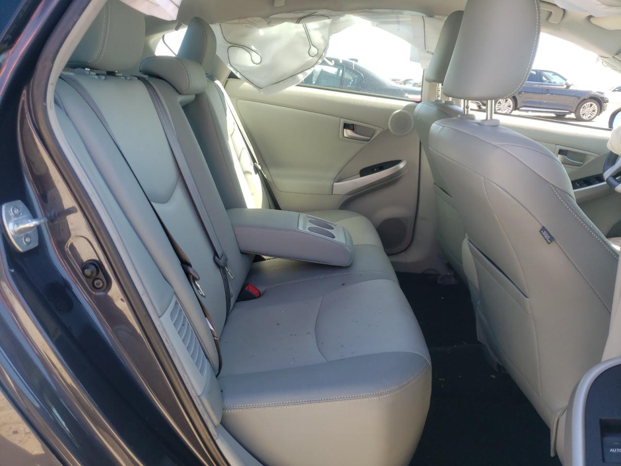Photo 6 from auction – 2015 TOYOTA PRIUS with VIN JTDKN3DU5F1994334