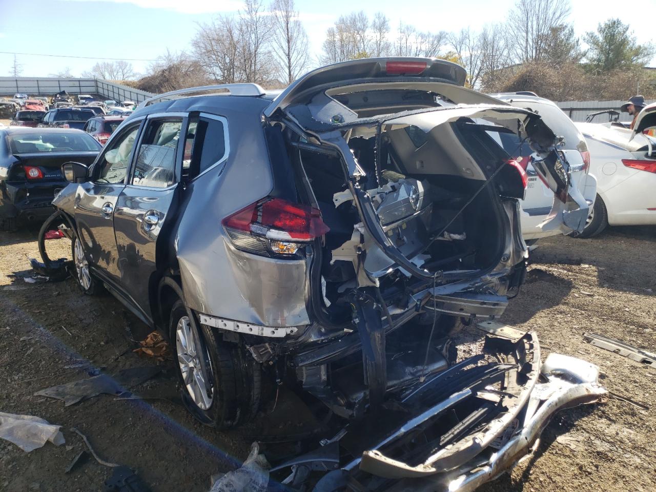 Photo 3 from auction – 2018 NISSAN ROGUE S with VIN KNMAT2MT6JP574199