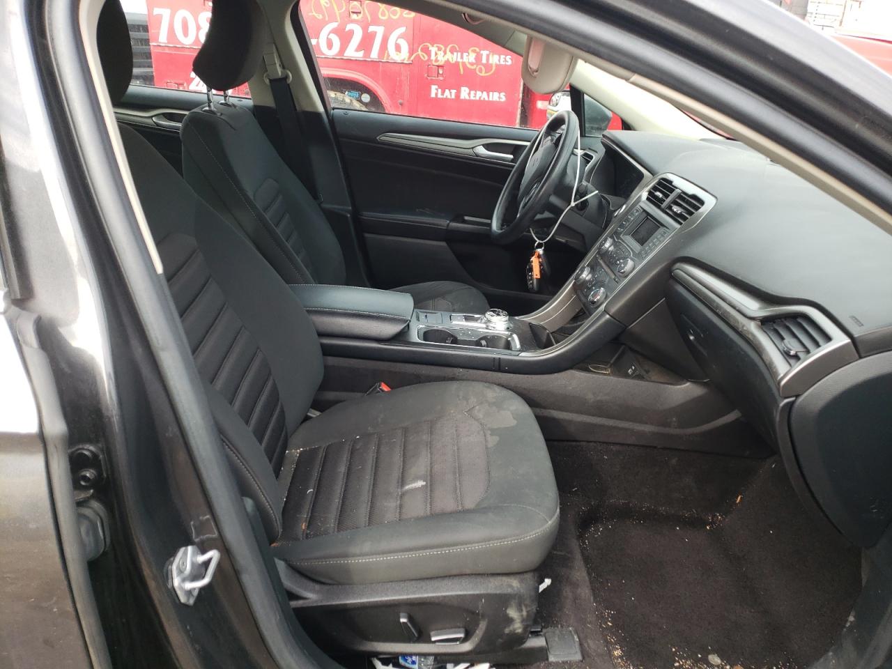 Photo 5 from auction – 2017 FORD FUSION SE with VIN 3FA6P0H79HR204630