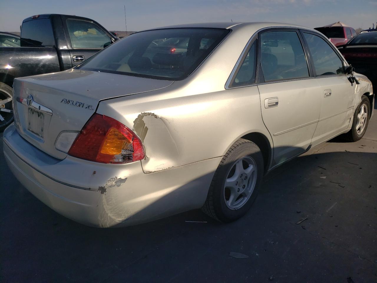 Photo 4 from auction – 2000 TOYOTA AVALON XL with VIN 4T1BF28B5YU027140