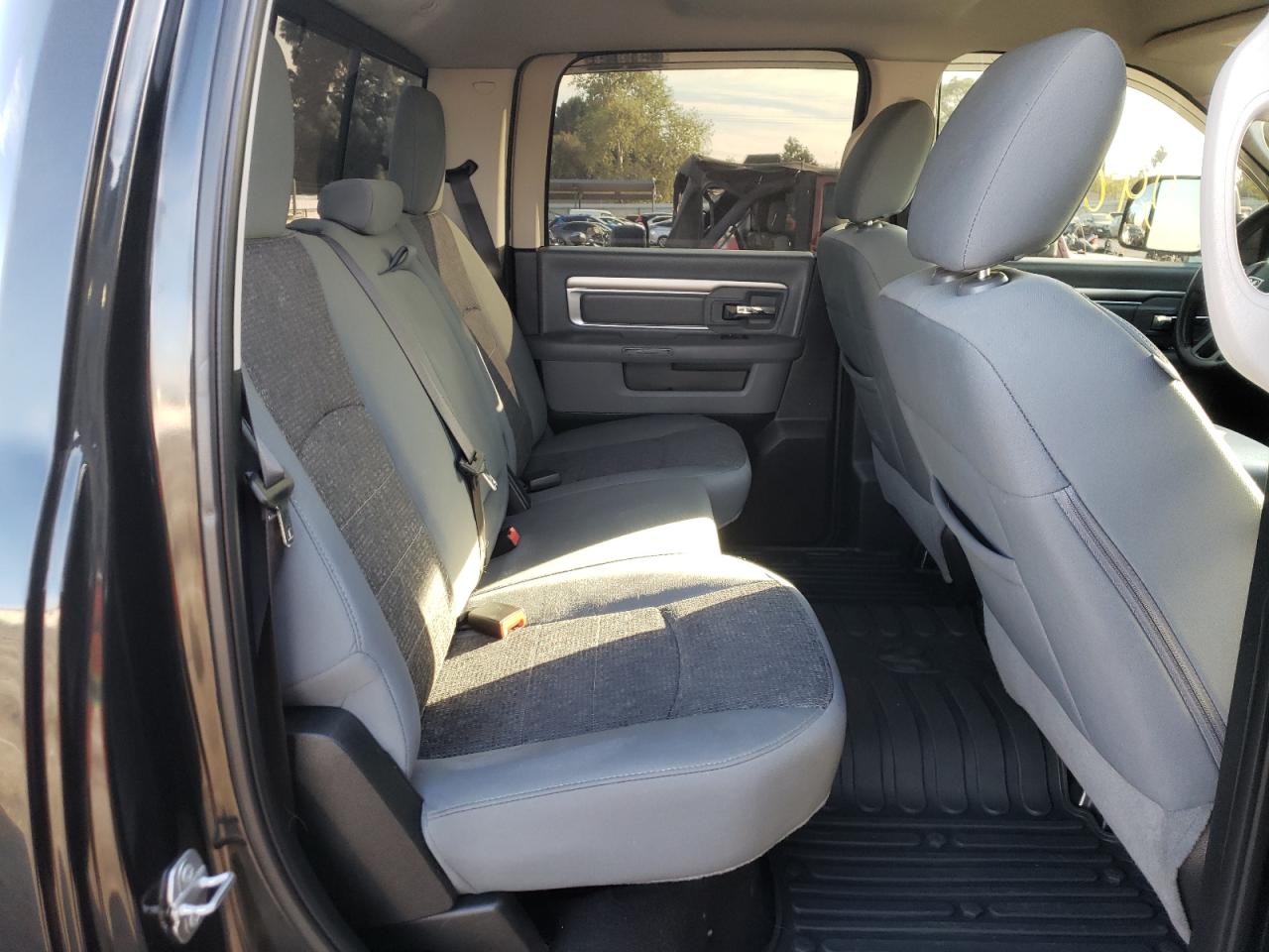 Photo 6 from auction – 2018 RAM 1500 SLT with VIN 1C6RR7LM6JS290620