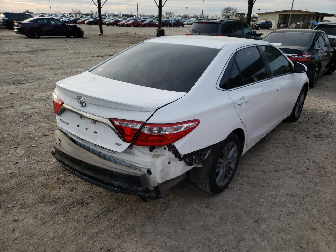 Photo 4 from auction – 2017 TOYOTA CAMRY LE with VIN 4T1BF1FK3HU388573